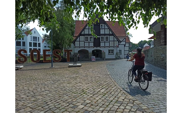 Wir sind in Soest angekommen, die schöne Radtour entlang der TrioVelo endet für heute hier an der Teichsmühle.
