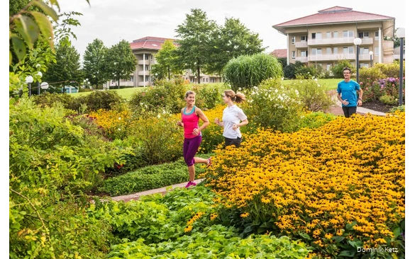 Der Kurpark Bad Sassendorf bietet vielfältige Möglichkeiten, aktiv zu werden und etwas für die Gesundheit zu tun, z. B. verschiedene Laufstrecken.