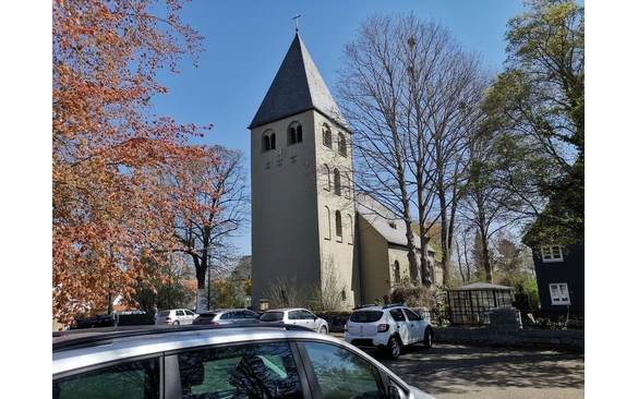 Die St. Urbanus-Kirche in Weslarn.