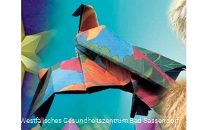 "Stoffdruck und Glücksvögelchen basteln" ist ein Angebot in der Kreativwerkstatt der Klinik Lindenplatz in Bad Sassendorf.