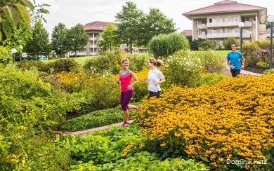 Der Kurpark Bad Sassendorf bietet vielfältige Möglichkeiten, aktiv zu werden und etwas für die Gesundheit zu tun, z. B. verschiedene Laufstrecken.